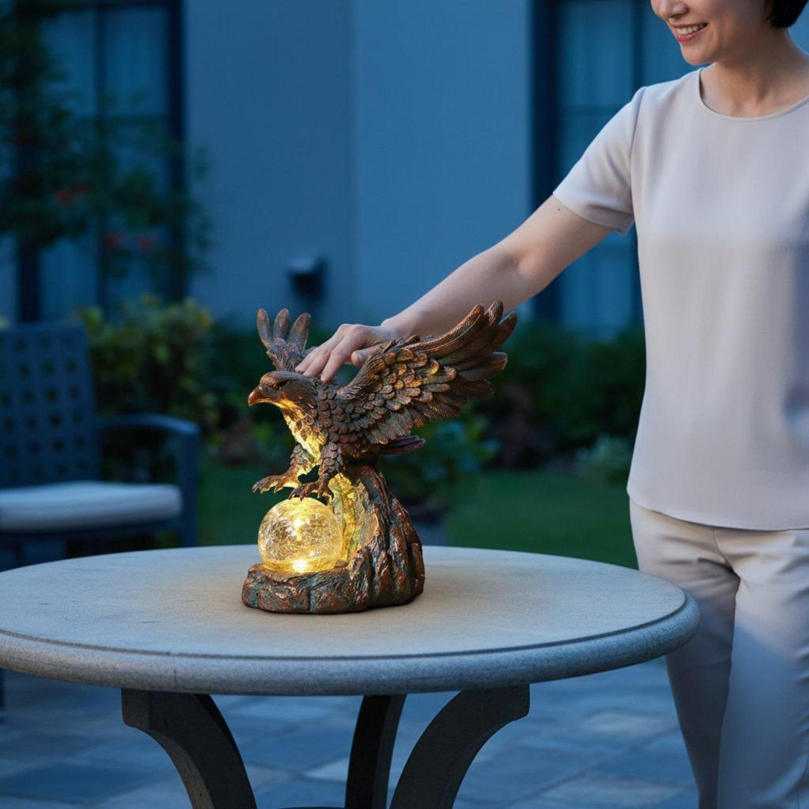 إضاءة شمسية على شكل نسر مقاومة - مراجعة Outdoor Lighting Pathway وسعره